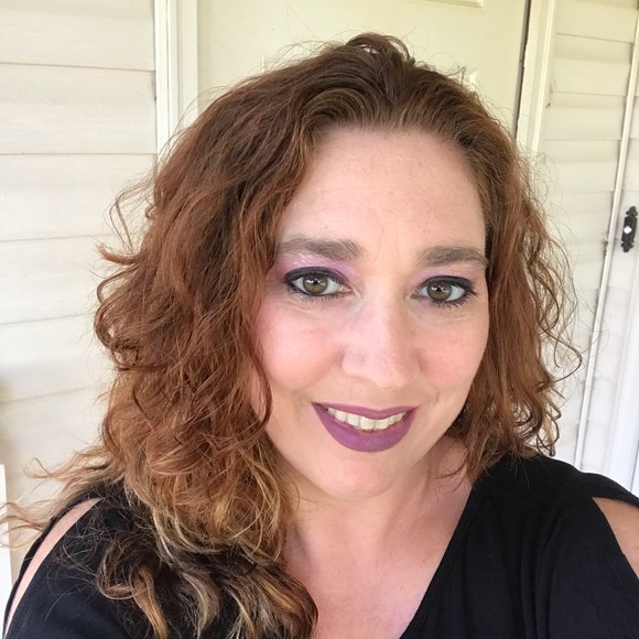 Meet your Posher, Denise - Picture 1 of 1